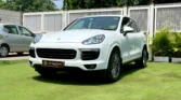 2017 Porsche Cayenne Diesel Platinum Edition — front, left side