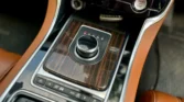 2016 Jaguar XF 2.0 Petrol 25t — rotary gear selector and console