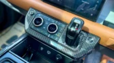 2021 Land Rover Defender 2.0 110 X-Dynamic S — console, screen and gear selector